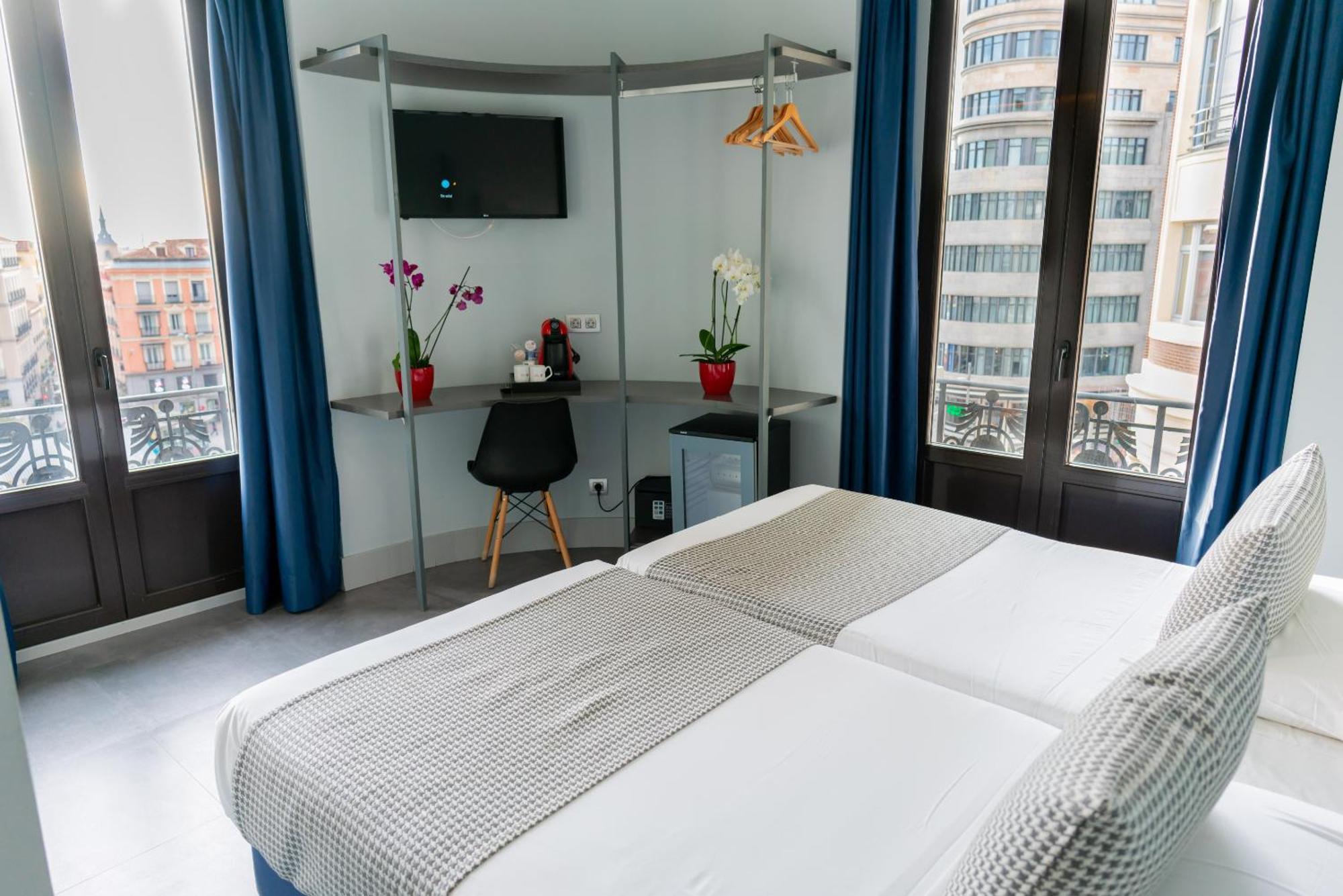 Twin Room with Private Bathroom