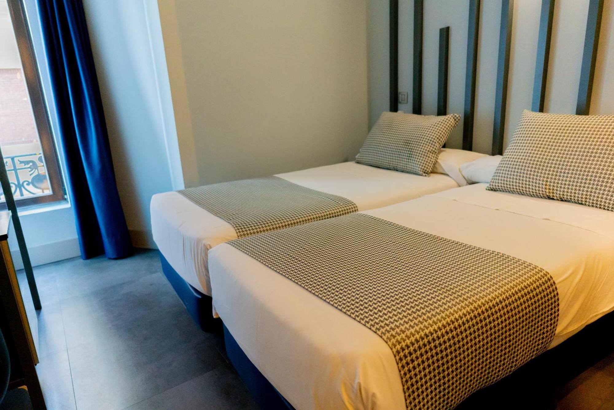 Twin Room with Private Bathroom