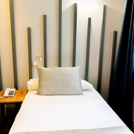 Hostal Carmen-Gran Via-3